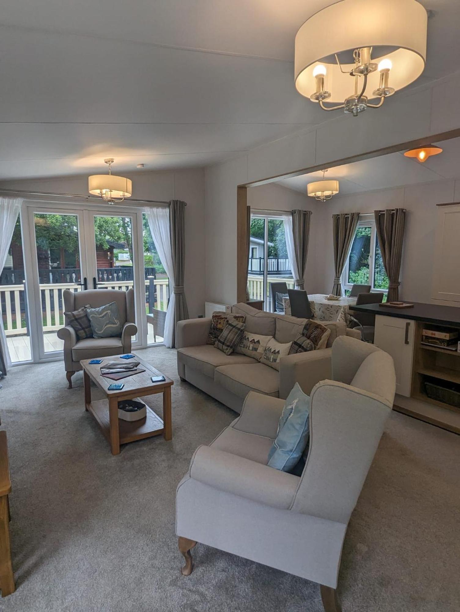 Luxury Stunning Sensation Lodge On 5 Star Shorefield Country Park New Forest Entertainment And Leisure Passes Included ميلفورد أون سي المظهر الخارجي الصورة